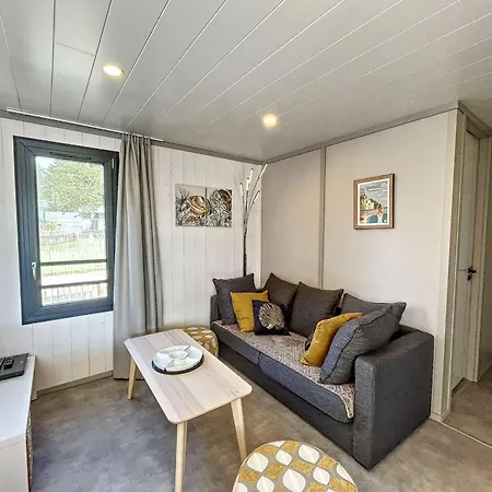 Chalet De Standing A Avec Piscine Chauffee, 3 Chambres, Proche Plage Et Commerces - Fr-1-361-469 * Jullouville