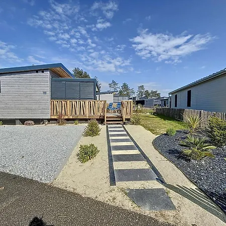 Chalet De Standing A Avec Piscine Chauffee, 3 Chambres, Proche Plage Et Commerces - Fr-1-361-469 Jullouville