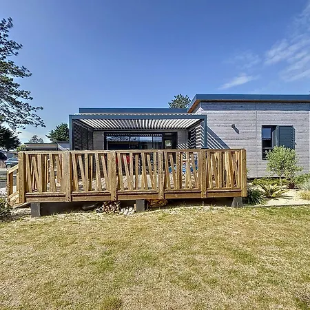Chalet De Standing A Avec Piscine Chauffee, 3 Chambres, Proche Plage Et Commerces - Fr-1-361-469 Jullouville