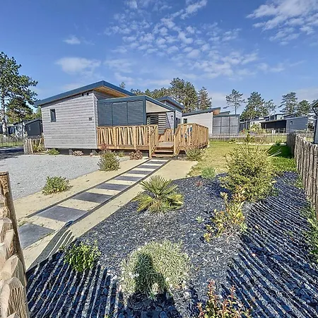 Chalet De Standing A Avec Piscine Chauffee, 3 Chambres, Proche Plage Et Commerces - Fr-1-361-469 * Jullouville